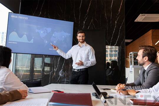 Най-добрите безплатни и AI инструменти за презентации през 2025 г. | 10+ актуални програми и сравнения